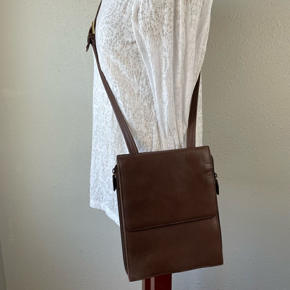 Leather Shoulder Purse EUC 